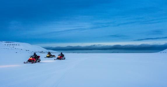 <北极双岛+冰岛海精灵号邮轮探索之旅24日游>斯瓦尔巴群岛、冰岛、极地跳水、极地橡皮艇、格陵兰岛、极地徒步双飞二十四日游
