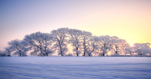 <王牌环线-长白+雪乡纯玩6日游>吉林、松花湖万科雪场、大美长白山、神秘朝鲜百年部落、镜泊湖/蓝冰冬捕、中国雪乡、东北二人转、百里雾凇岭、十里画廊、哈尔滨双飞六日游