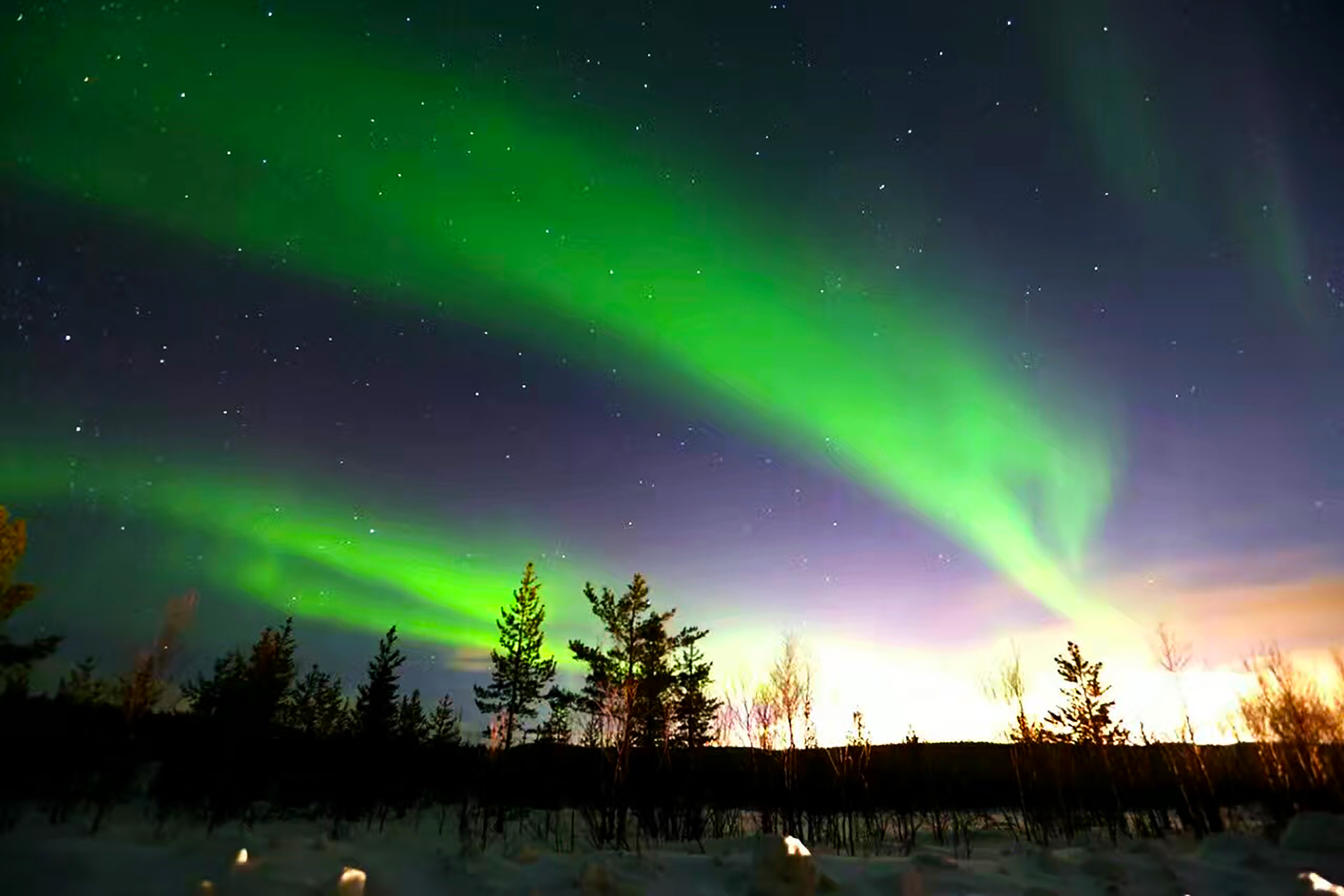 【极光遇上蓝冰】莫斯科+伊尔库茨克+摩尔曼斯克奥利洪岛+捷里别尔卡+红场+萨米民俗村+极光追踪+蓝冰探秘+驯鹿雪橇+北冰洋旅拍10日游