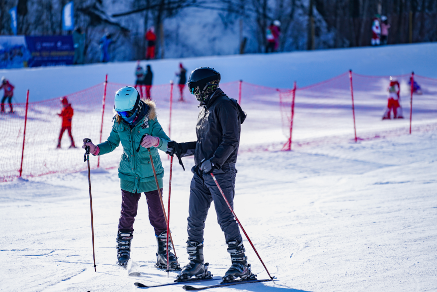 元旦特惠【黑金东北】冰雪大世界+亚布力滑雪+雪乡童话+索菲亚教堂+滑雪温泉+马拉爬犁+二人转直飞5日游