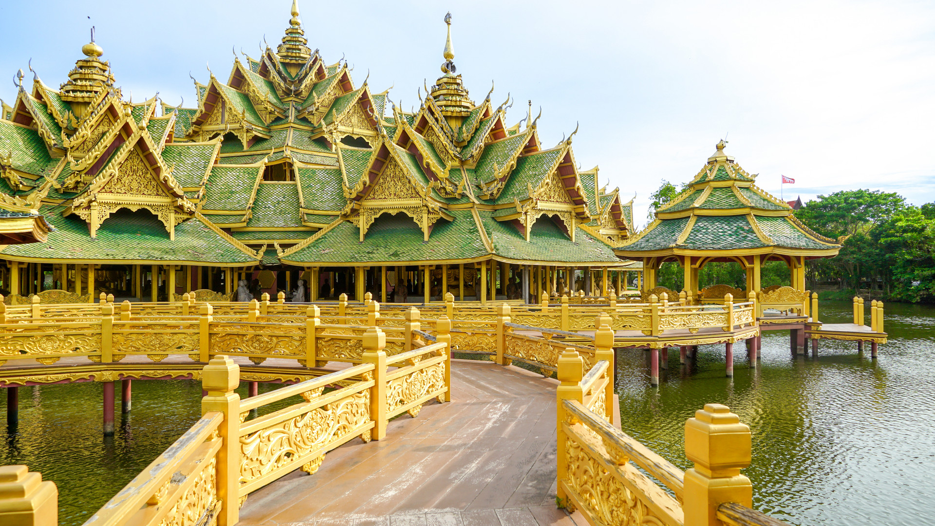 春节优选【泰国】JODD 夜市+曼谷Icon Siam+曼谷爱侣湾四面佛+跑男同款暹罗古城+网红悬崖餐厅下午茶 6日游 深圳出发