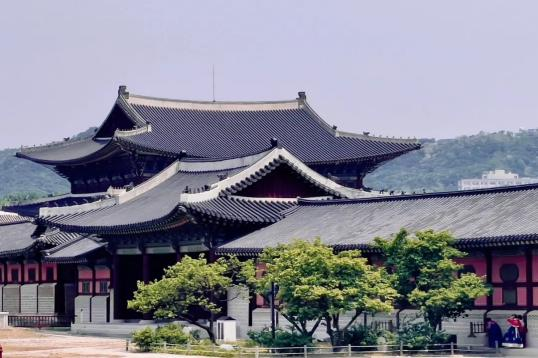 春节优选【韩国】南怡岛 + 江村滑雪场 + Eobi 冰谷 + 明洞 + 冰雪探秘 + 滑雪畅玩 + 购物美食 5 日游 深圳直飞