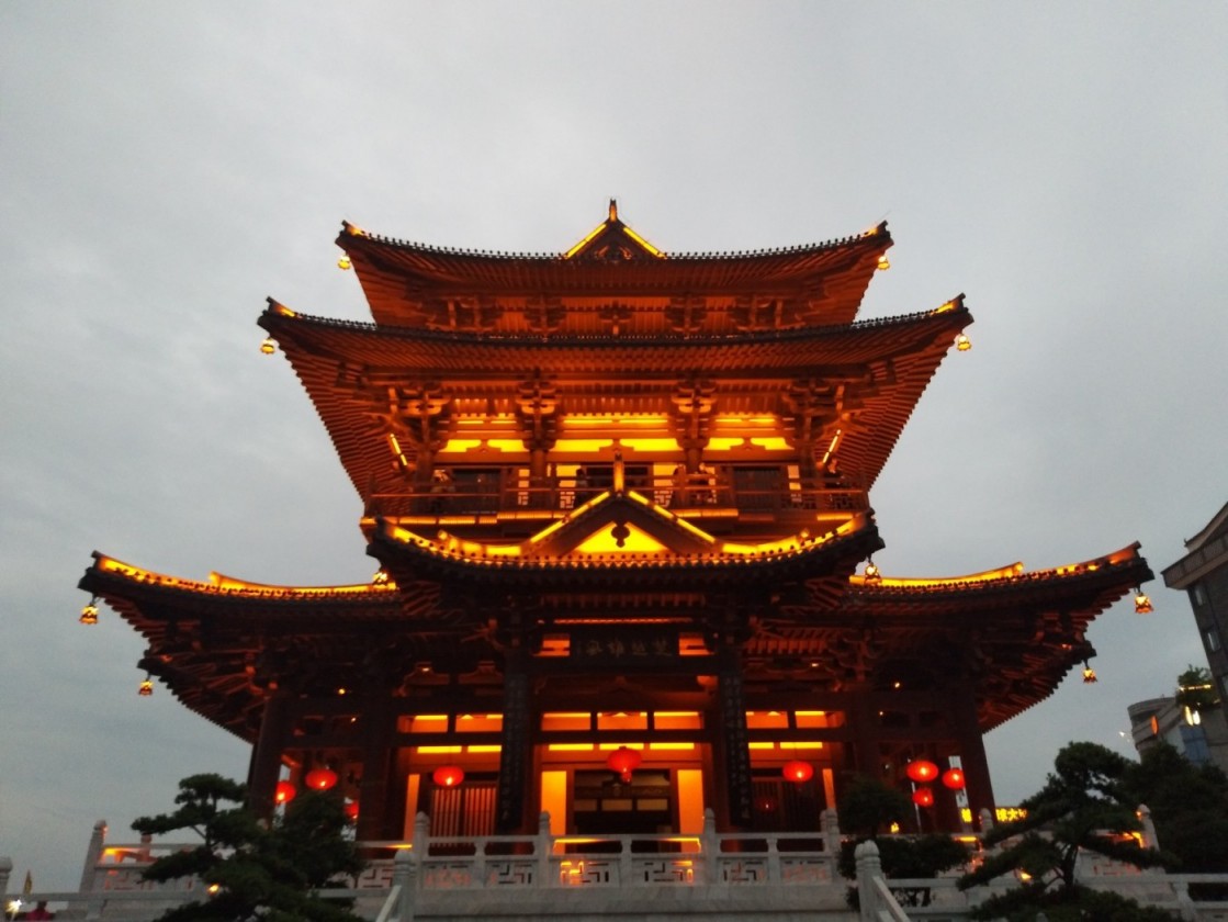 元旦精选【桂林】天门山+大碧头温泉+兴安灵渠+东西巷汤泉浸泡+河灯祈福+小鹿互动 高铁3日游