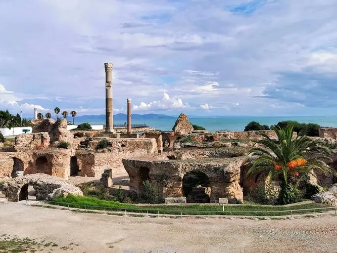 春节优选【摩洛哥突尼斯】西迪布塞 + 舍夫沙万 + 撒哈拉沙漠 + 艾尔杰姆斗兽场 沙漠越野 + 骆驼骑行 + 古城漫游 + 悬崖下午茶 13 日纯玩游 广州直飞