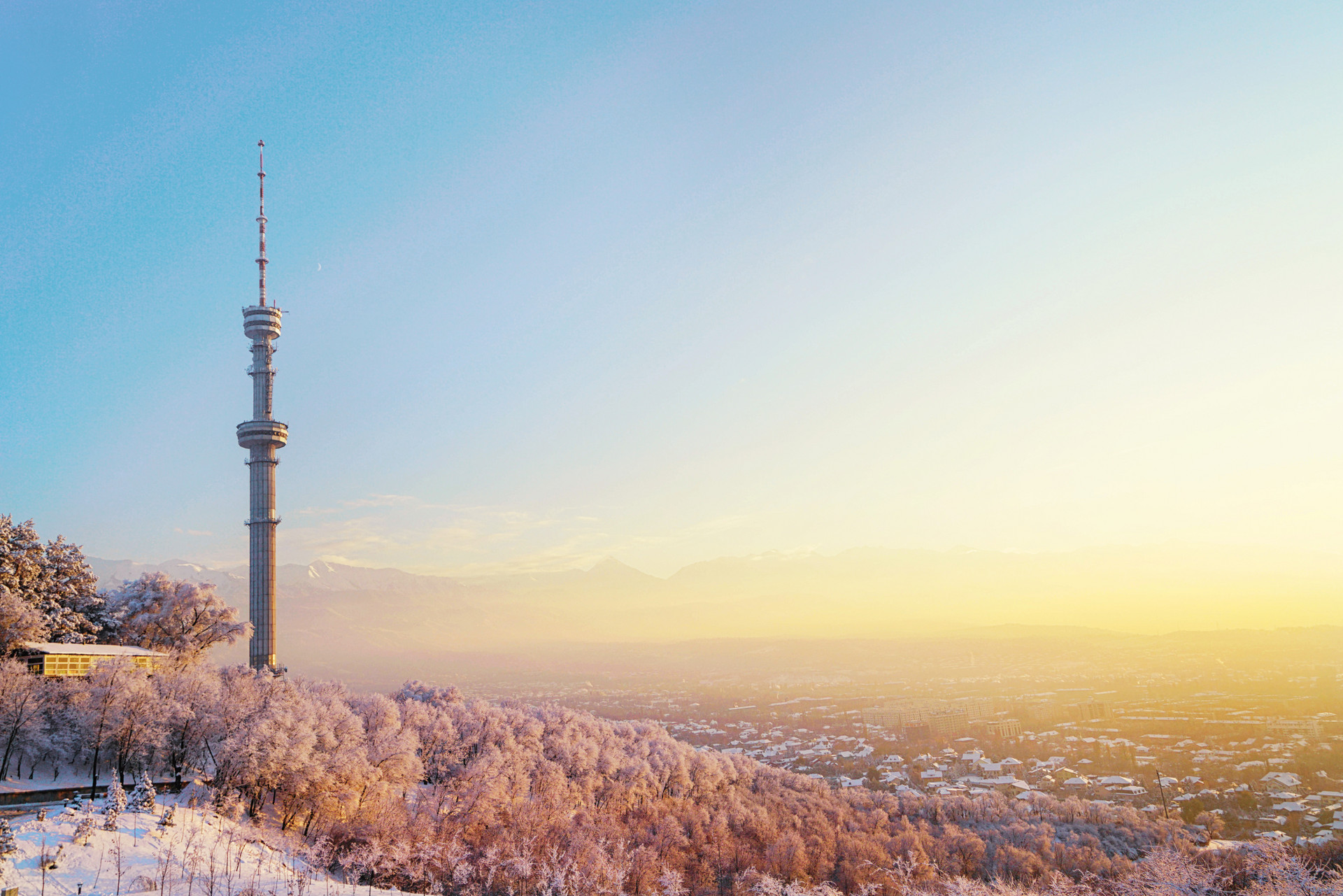 春节优选【哈萨克斯坦+乌兹别克斯坦】独立纪念碑+东正教大教堂+阿拜公园+塔什干电视塔+首都白色清真寺 中亚两国10天